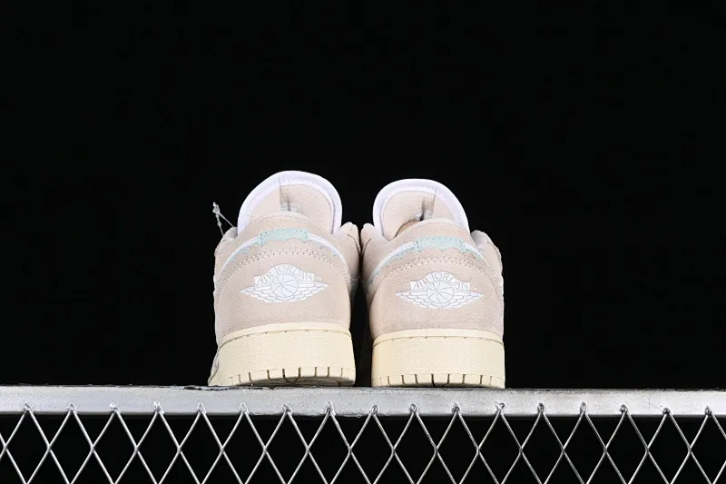 All categories Air Jordan Jordan series basketball shoes Air Jordan 1 Low G version pure original Air Jordan 1 Low AJ1 Joe 1 pink and white low-top cultural casual sneakers DZ5356-800